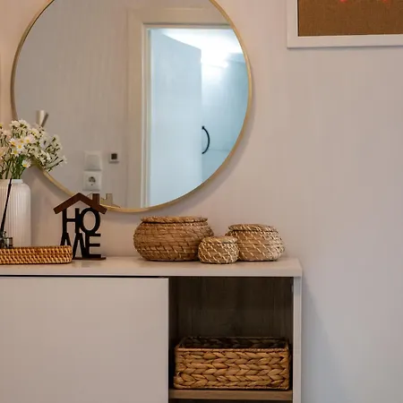 Appartamento Boho With Balcony Swing Near Center