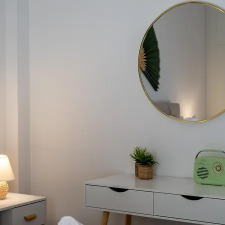 Boho With Balcony Swing Near Center Διαμέρισμα