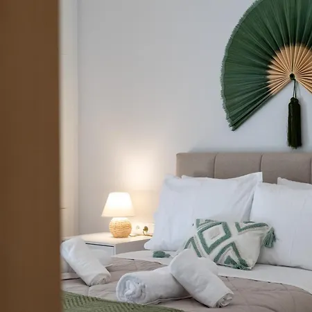 Διαμέρισμα Boho With Balcony Swing Near Center
